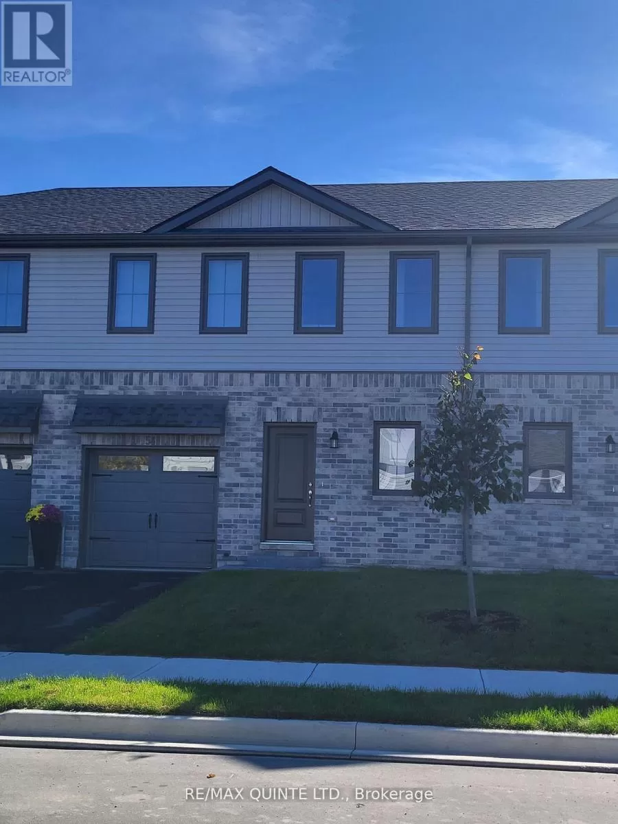 Row / Townhouse for rent: 54 Campbell Crescent, Prince Edward County, Ontario K0K 2T0