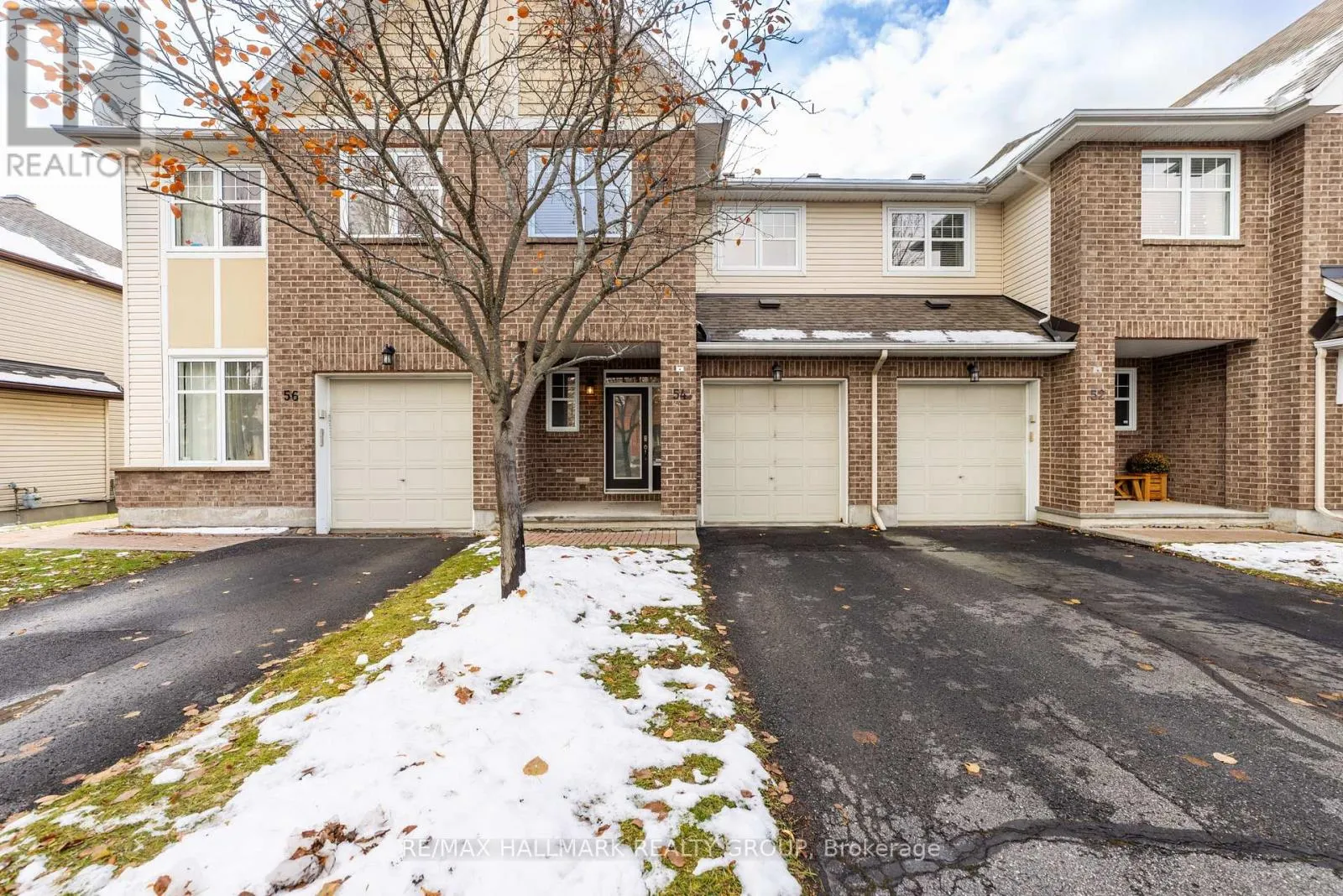 Row / Townhouse for rent: 54 Selhurst Avenue, Ottawa, Ontario K2G 7E5