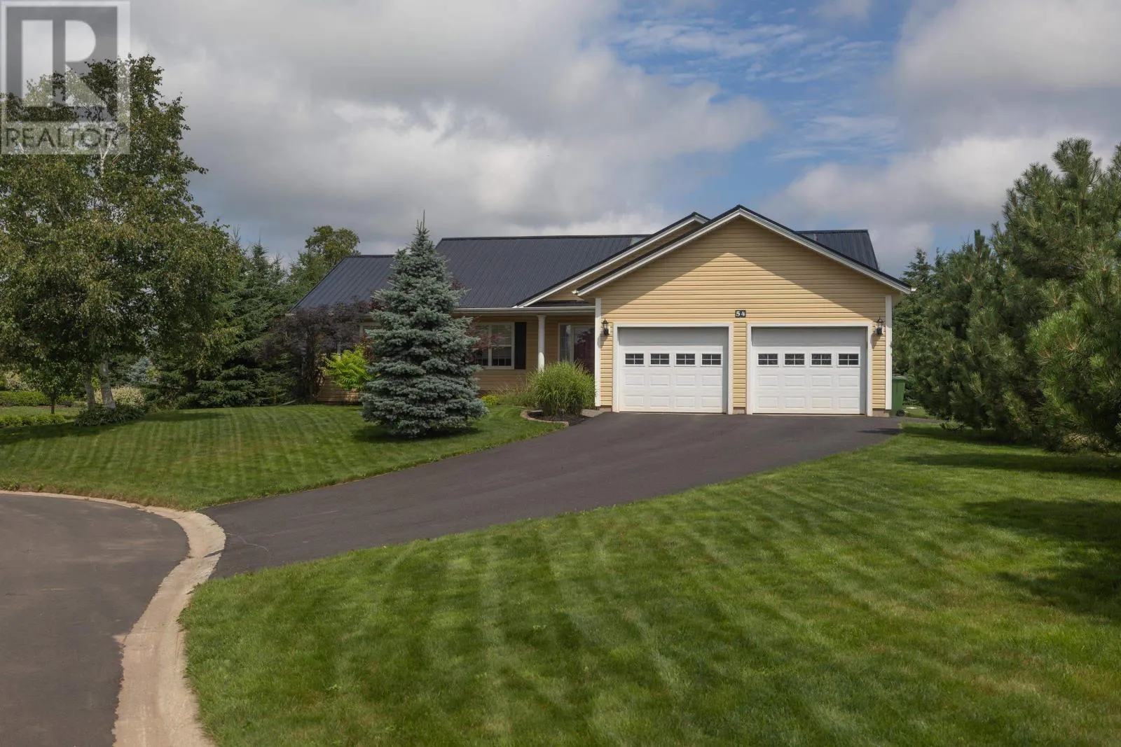 House for rent: 54 Waterview Drive, Cornwall, Prince Edward Island C0A 1H4