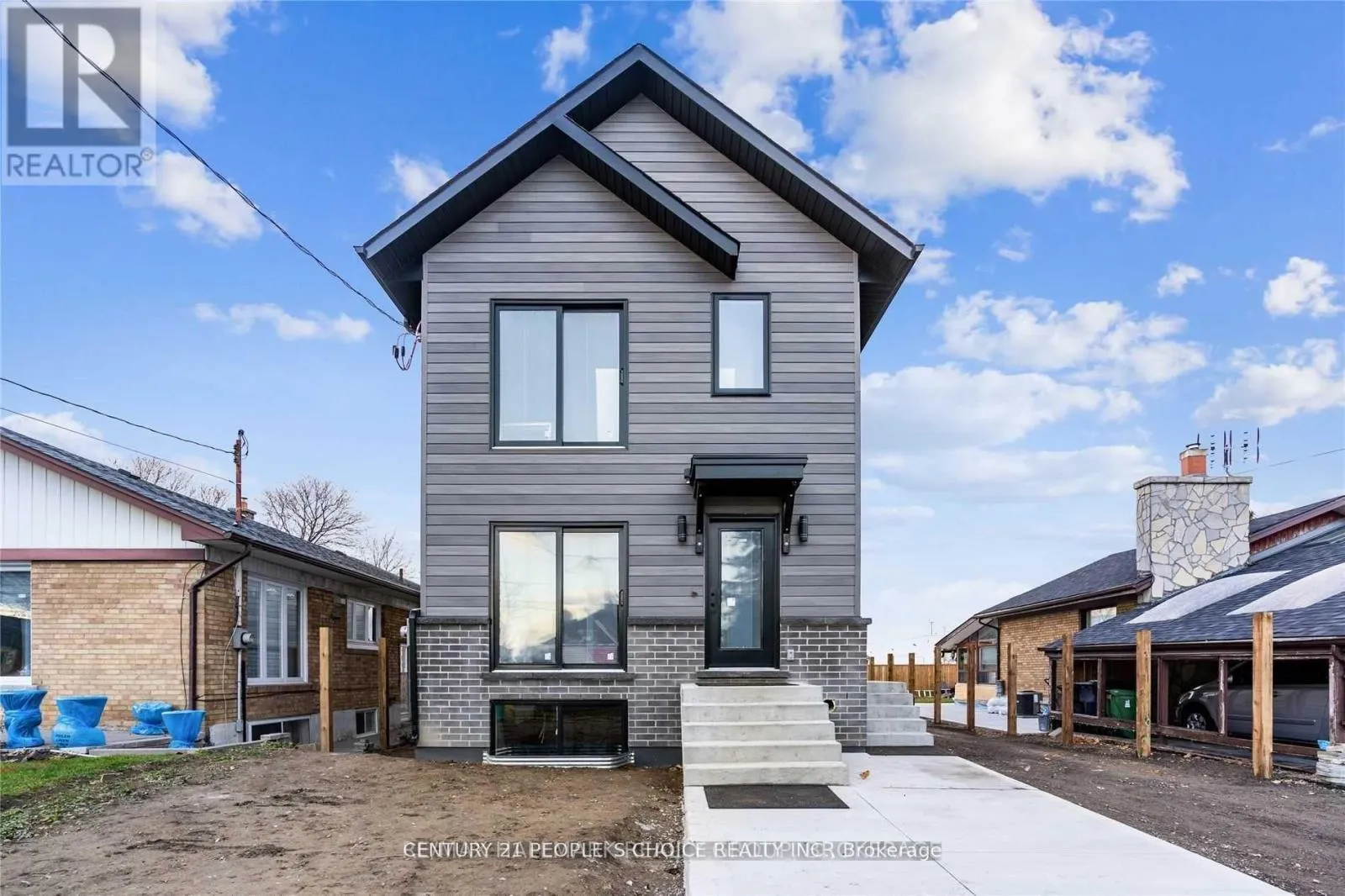 Triplex for rent: 54 Westhampton Drive, Toronto, Ontario M9R 1X6