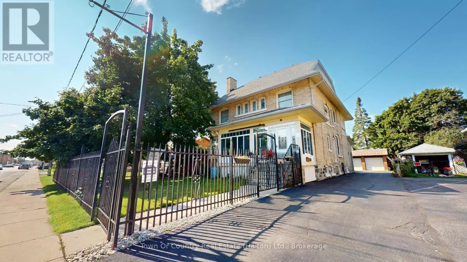 540 10th Avenue, Hanover, Ontario N4N 2P4