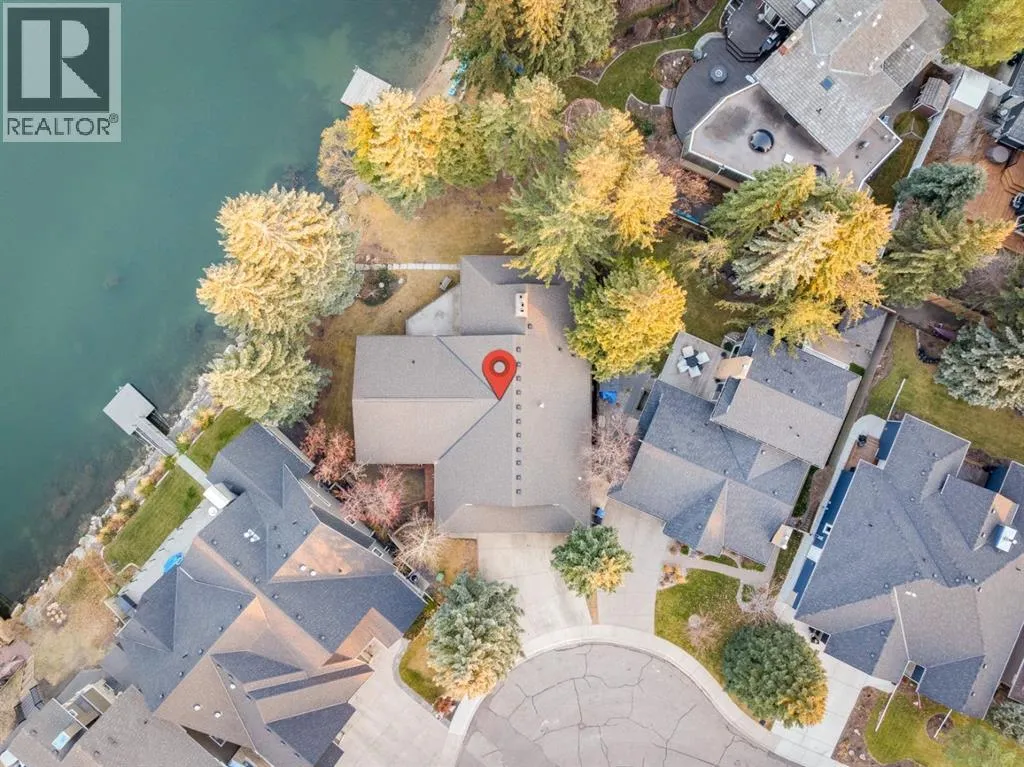 House for rent: 540 Lake Moraine Green Se, Calgary, Alberta T2J 3A3