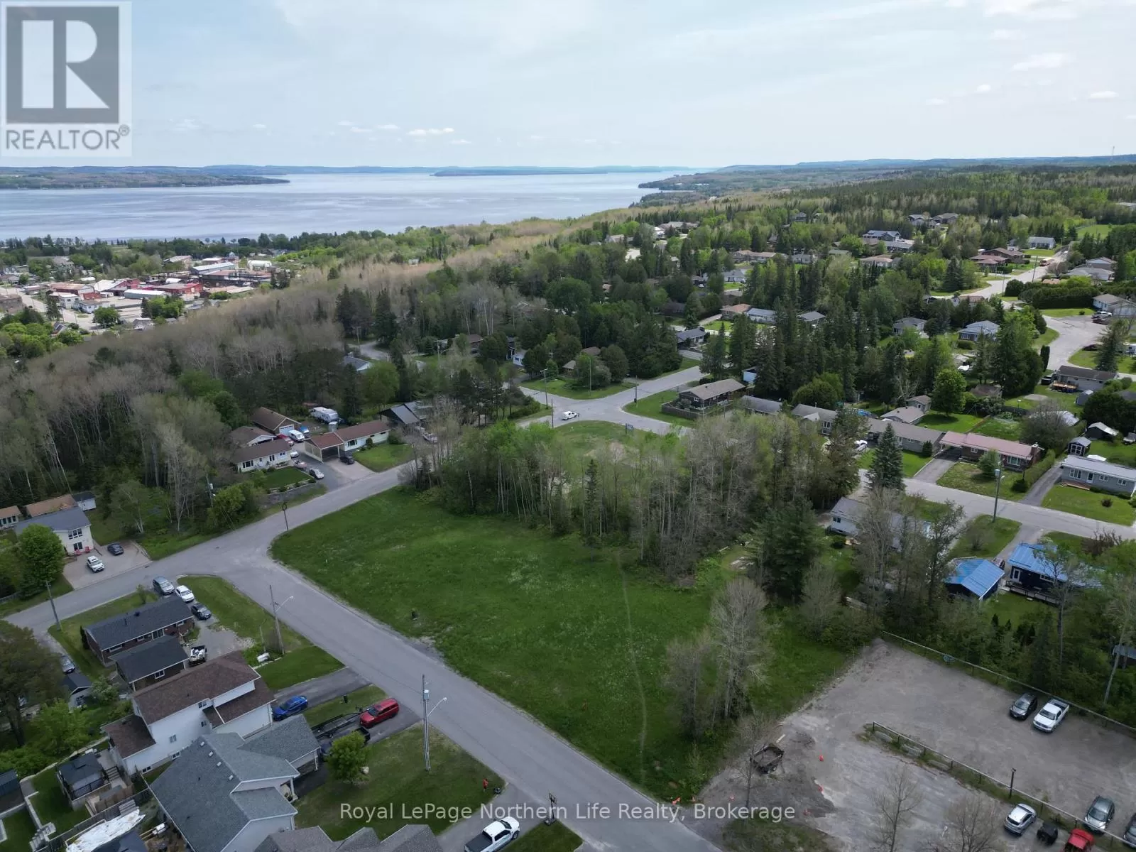 540 Mccamus Avenue, Temiskaming Shores, Ontario P0J 1P0