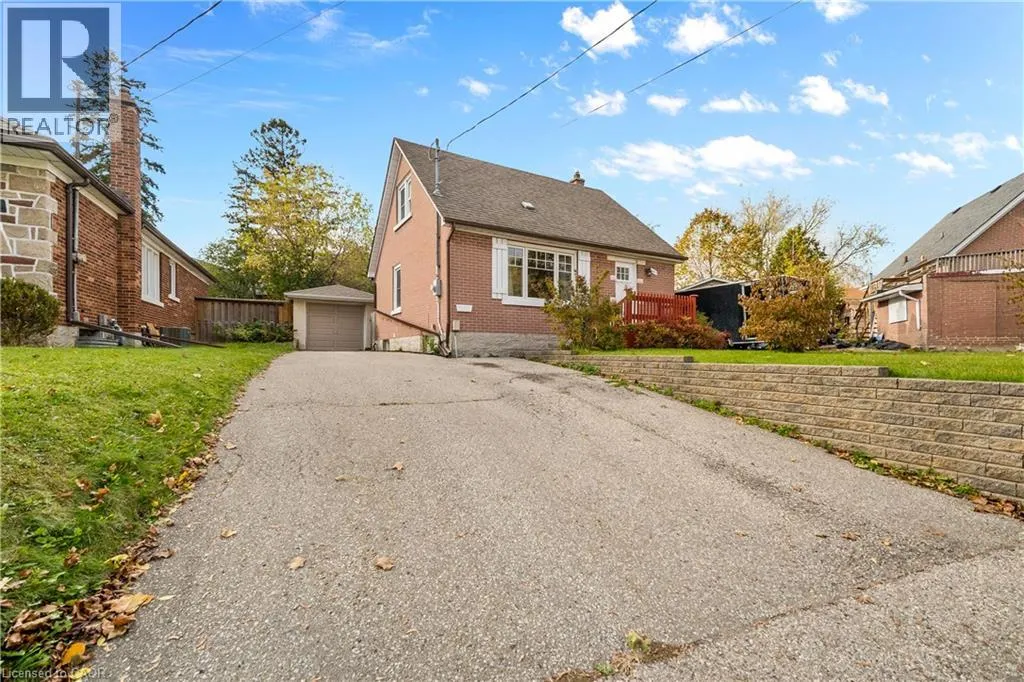 House for rent: 541 Courtland Avenue E, Kitchener, Ontario N2G 2W9