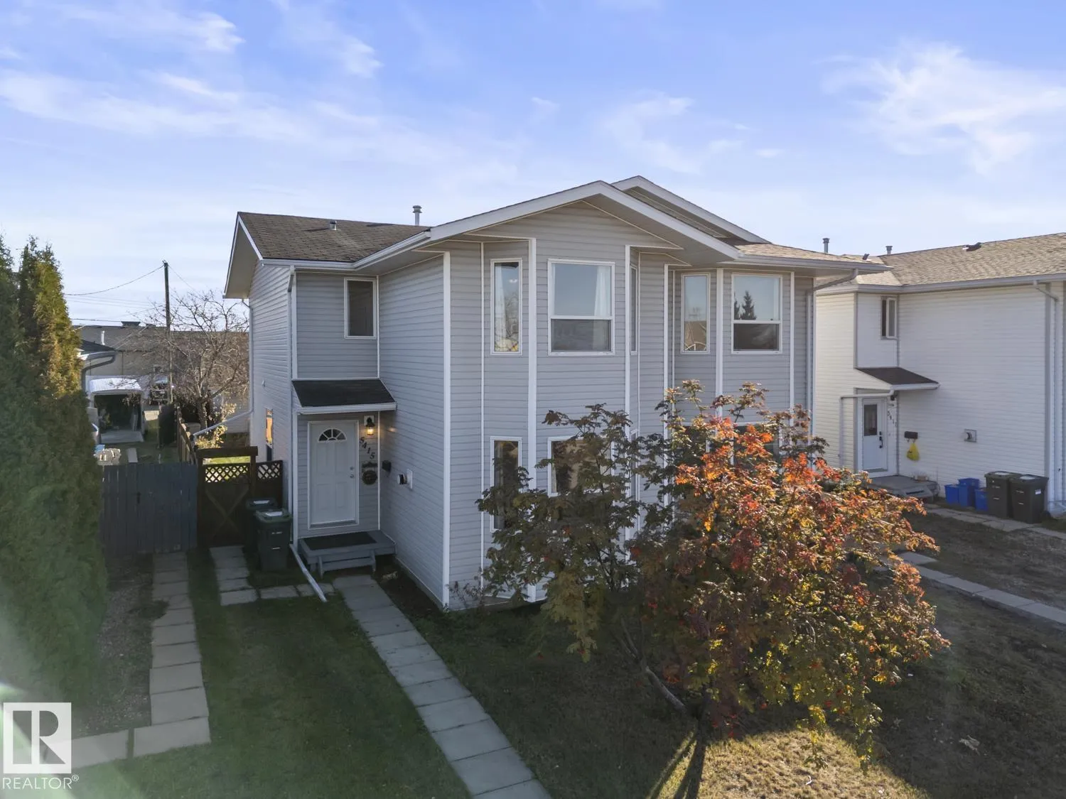 Duplex for rent: 5415 56 St, Cold Lake, Alberta T9M 1R4