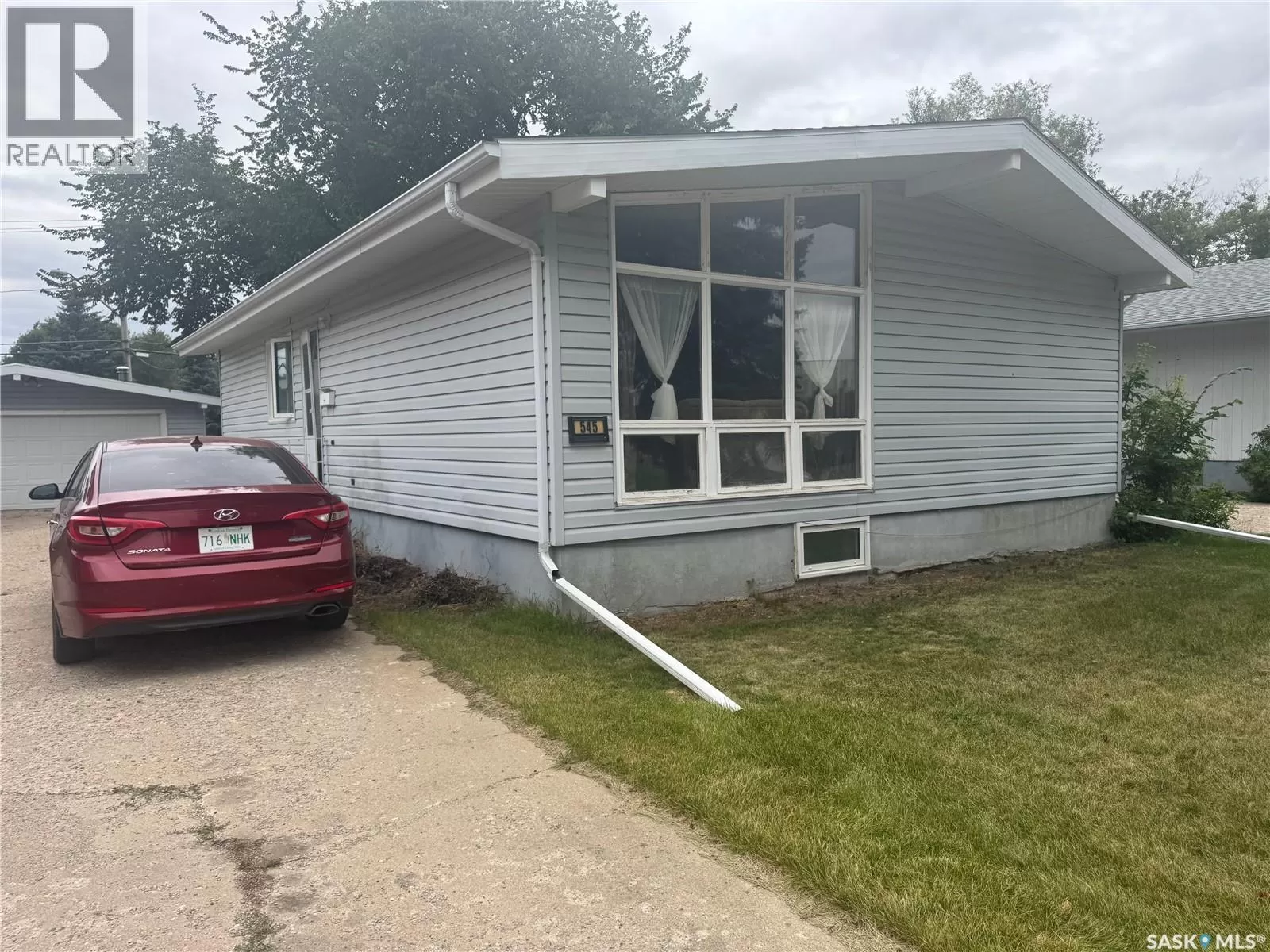 House for rent: 545 5th Street N, Weyburn, Saskatchewan S4H 0Z9