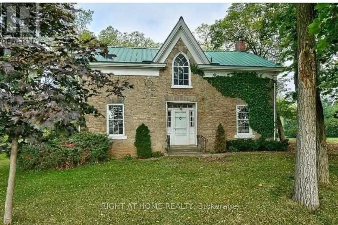 House for rent: 545 Dundas Street E, Hamilton, Ontario L8B 0G7