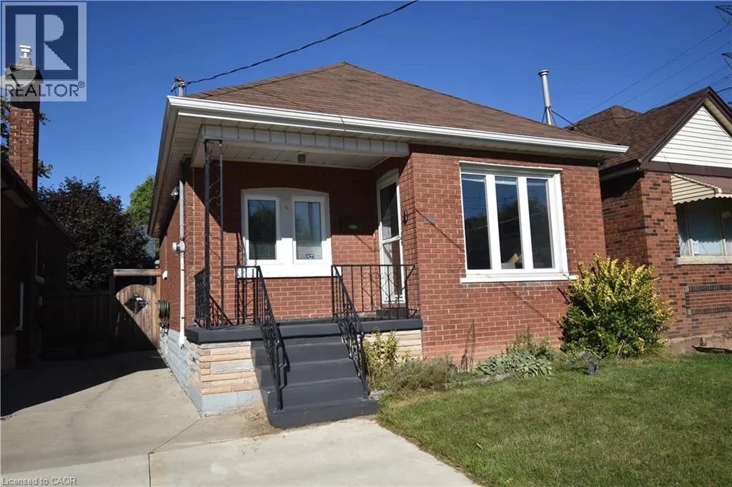 House for rent: 545 Roxborough Avenue, Hamilton, Ontario L8H 1R6