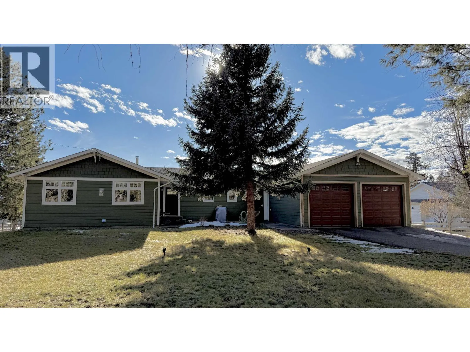 House for rent: 5450 Donsleequa Court, 108 Mile Ranch, British Columbia V0K 2Z0