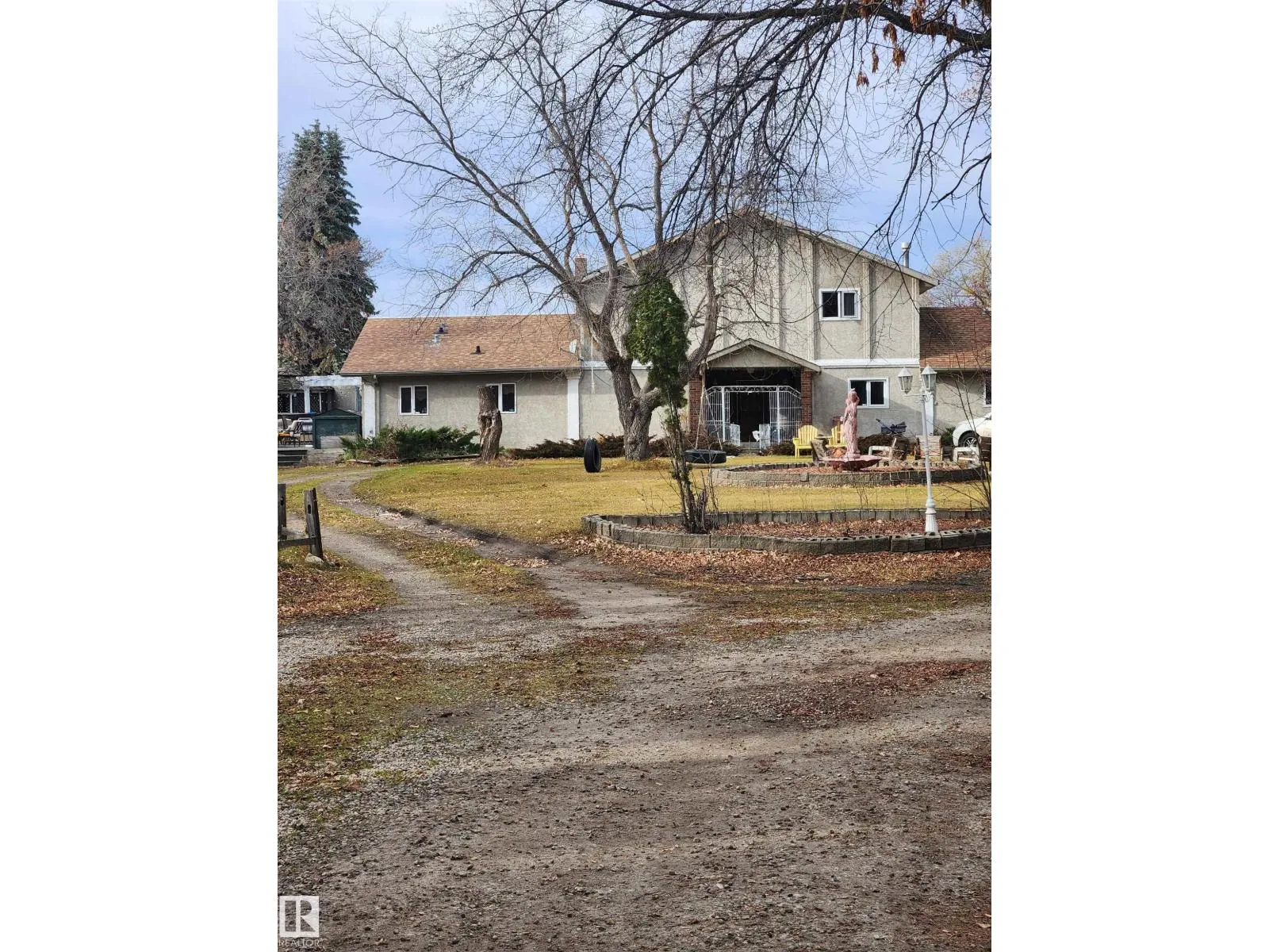 House for rent: 54522a Ste. Anne Tr, Rural Lac Ste. Anne County, Alberta T0E 0A0