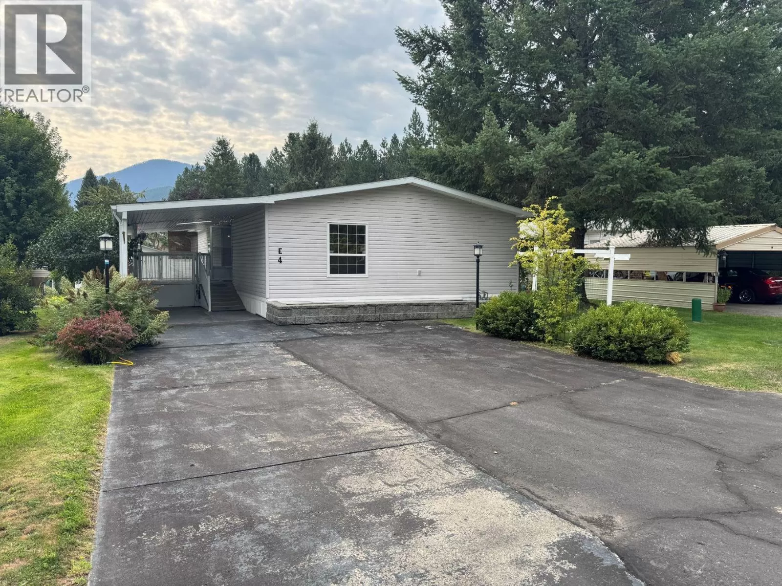 Manufactured Home for rent: 5455 Almond Gardens Road Unit# E4, Grand Forks, British Columbia V0H 1H4