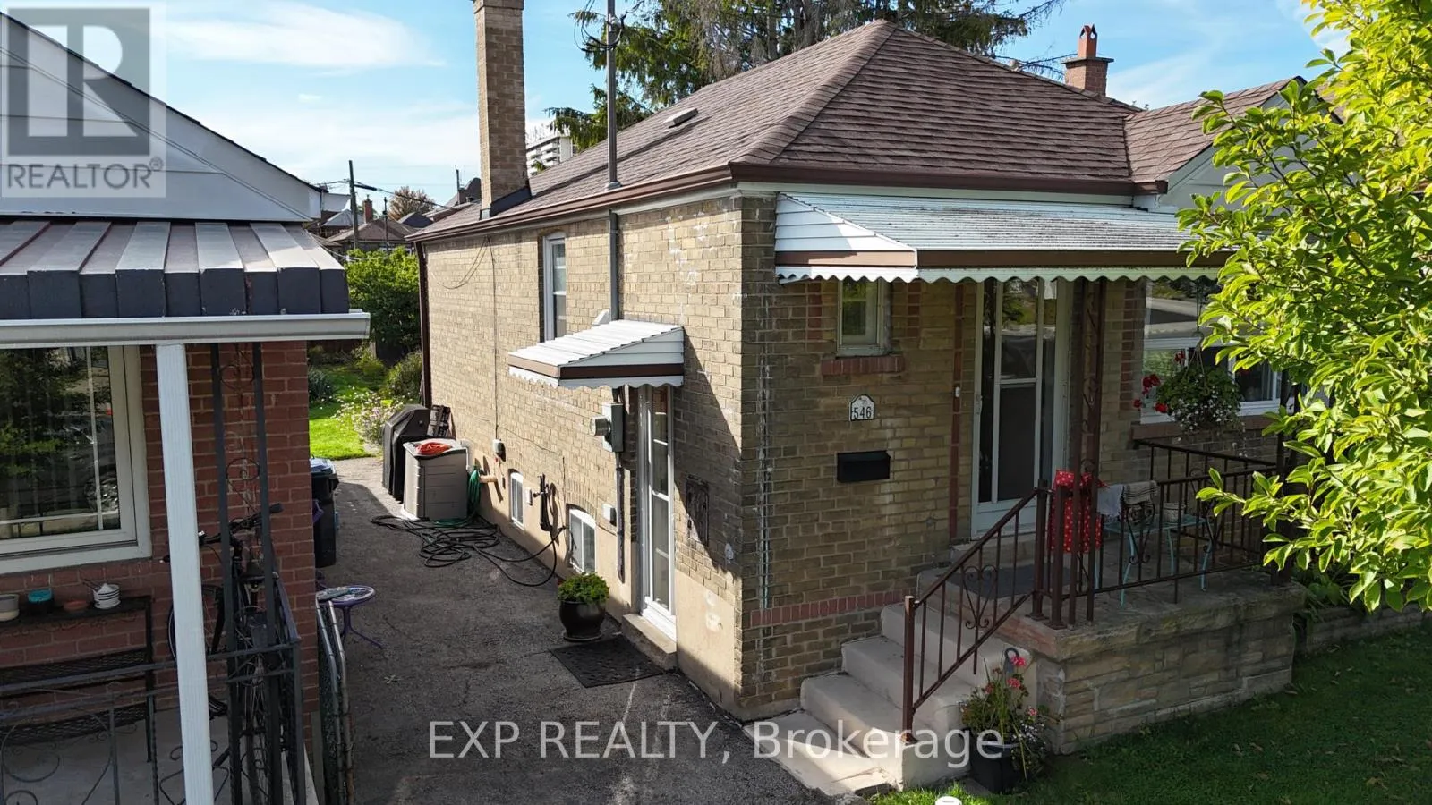 House for rent: 546 Mc Roberts Avenue N, Toronto, Ontario M6E 4R6