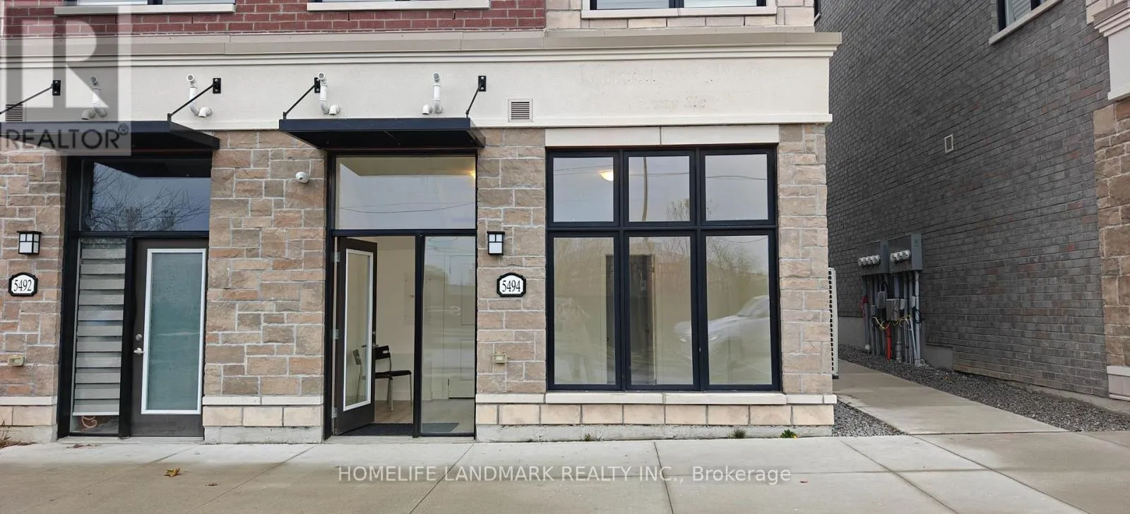 Row / Townhouse for rent: 5494 Main Street, Whitchurch-Stouffville, Ontario L4A 4W8