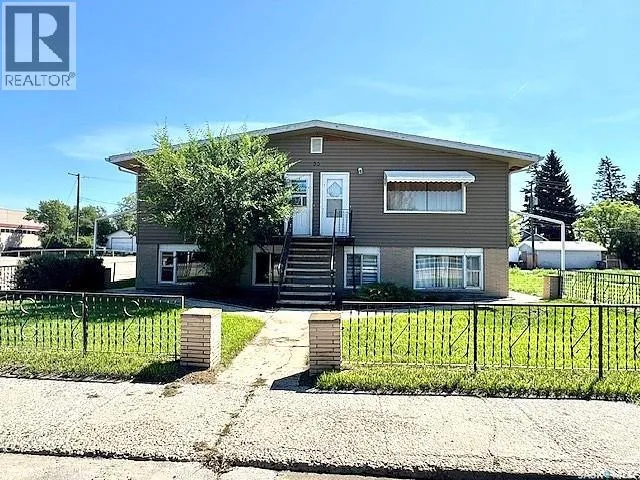 Multi-Family for rent: 55 2nd Avenue Ne, Swift Current, Saskatchewan S9H 2C5