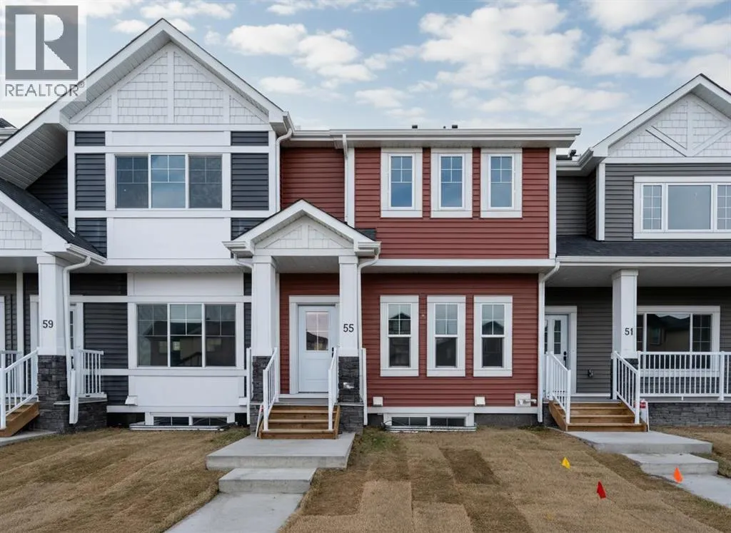 Row / Townhouse for rent: 55 Baysprings Terrace Sw, Airdrie, Alberta T4B 4A7