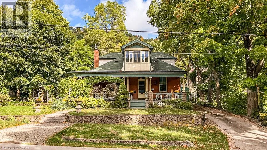 House for rent: 55 Cayley Street, Dundas, Ontario L9H 2E6