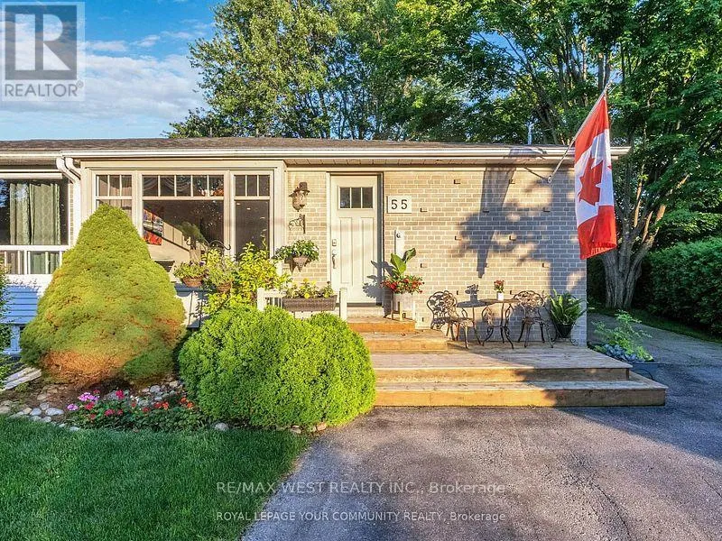 House for rent: 55 Davis Road, Aurora, Ontario L4G 2B4