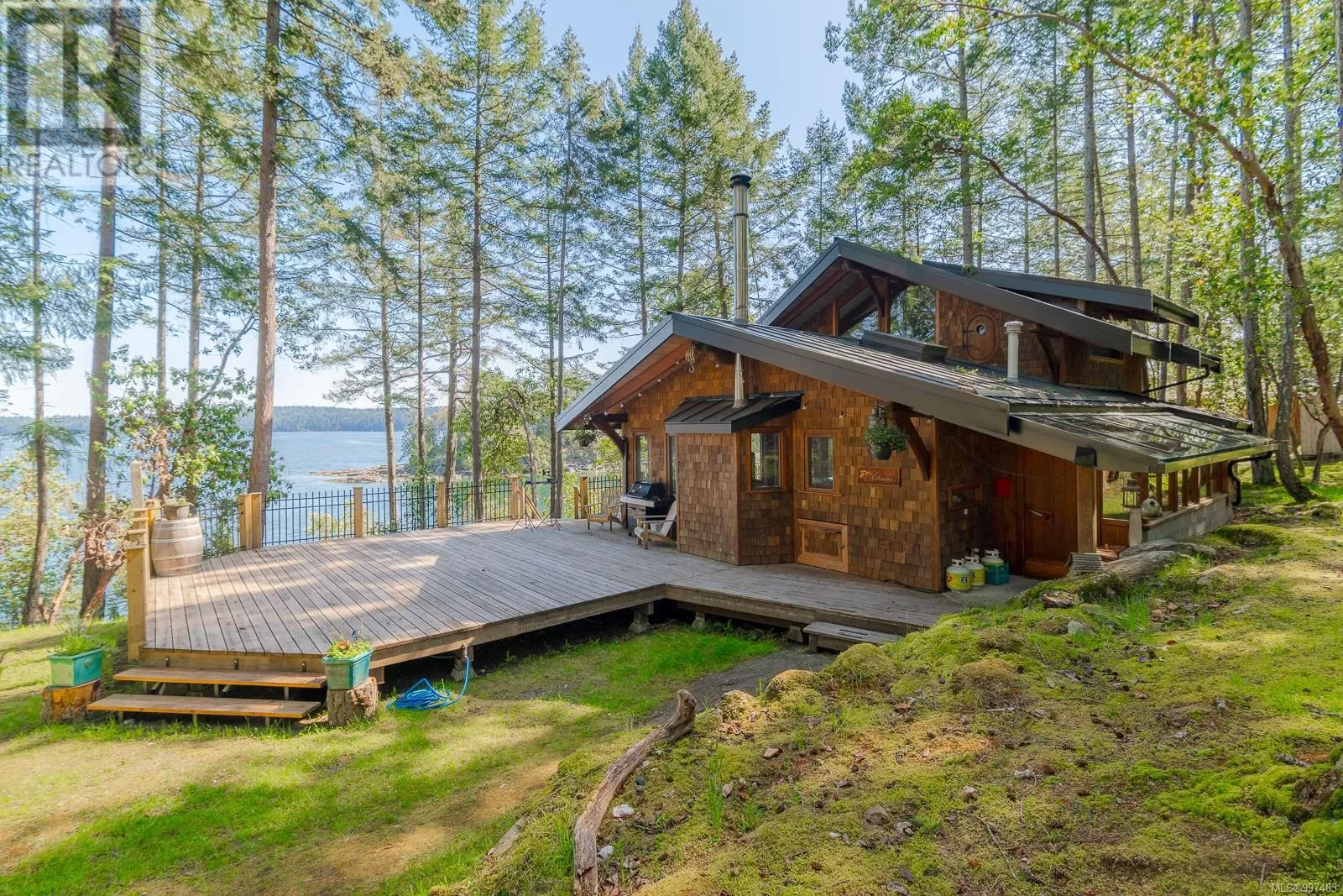 House for rent: 550 Cardale Rd, Decourcy Island, British Columbia A1A 1A1