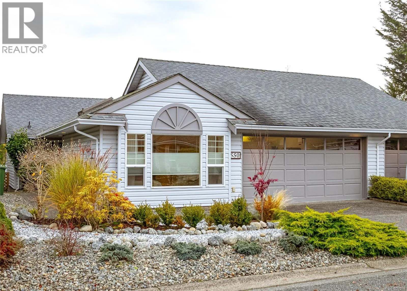 Duplex for rent: 550 Fairways Pl, Cobble Hill, British Columbia V8H 0K8