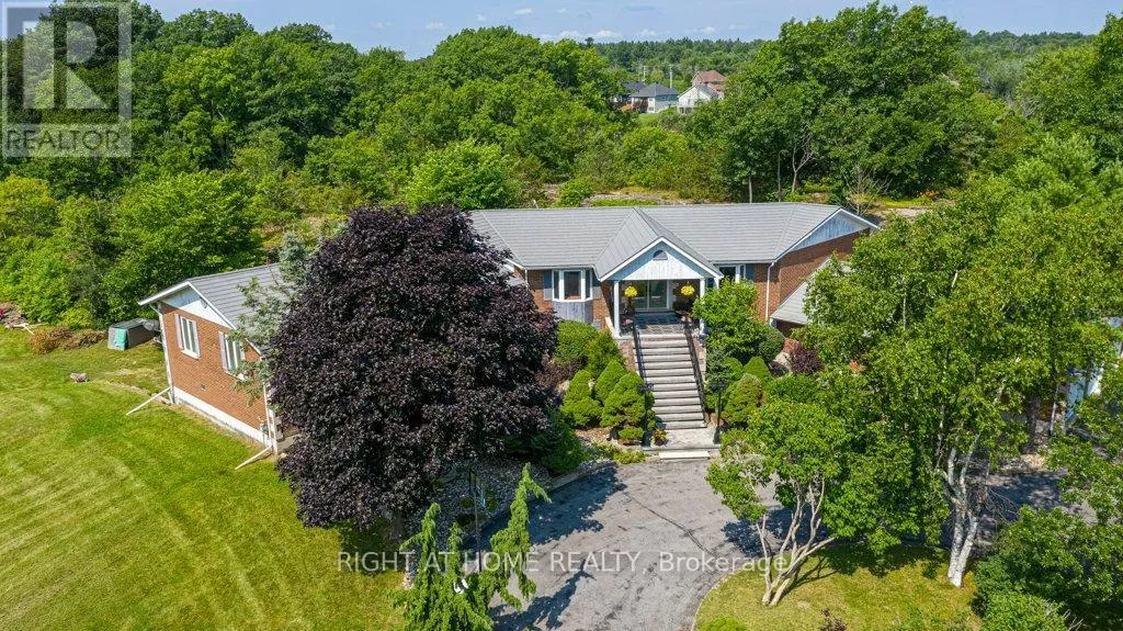 House for rent: 550 Queen Street E, Gananoque, Ontario K7G 2B1