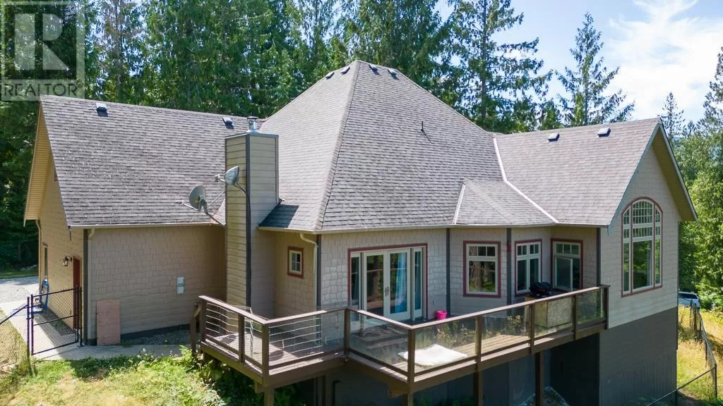 House for rent: 5500 Jervis Inlet Road, Egmont, British Columbia V0N 2H4