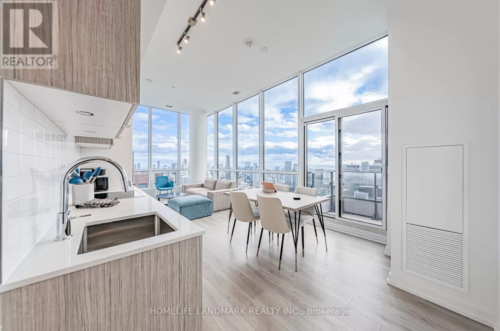 Apartment for rent: 5502 - 395 Bloor Street E, Toronto, Ontario M4W 1H7