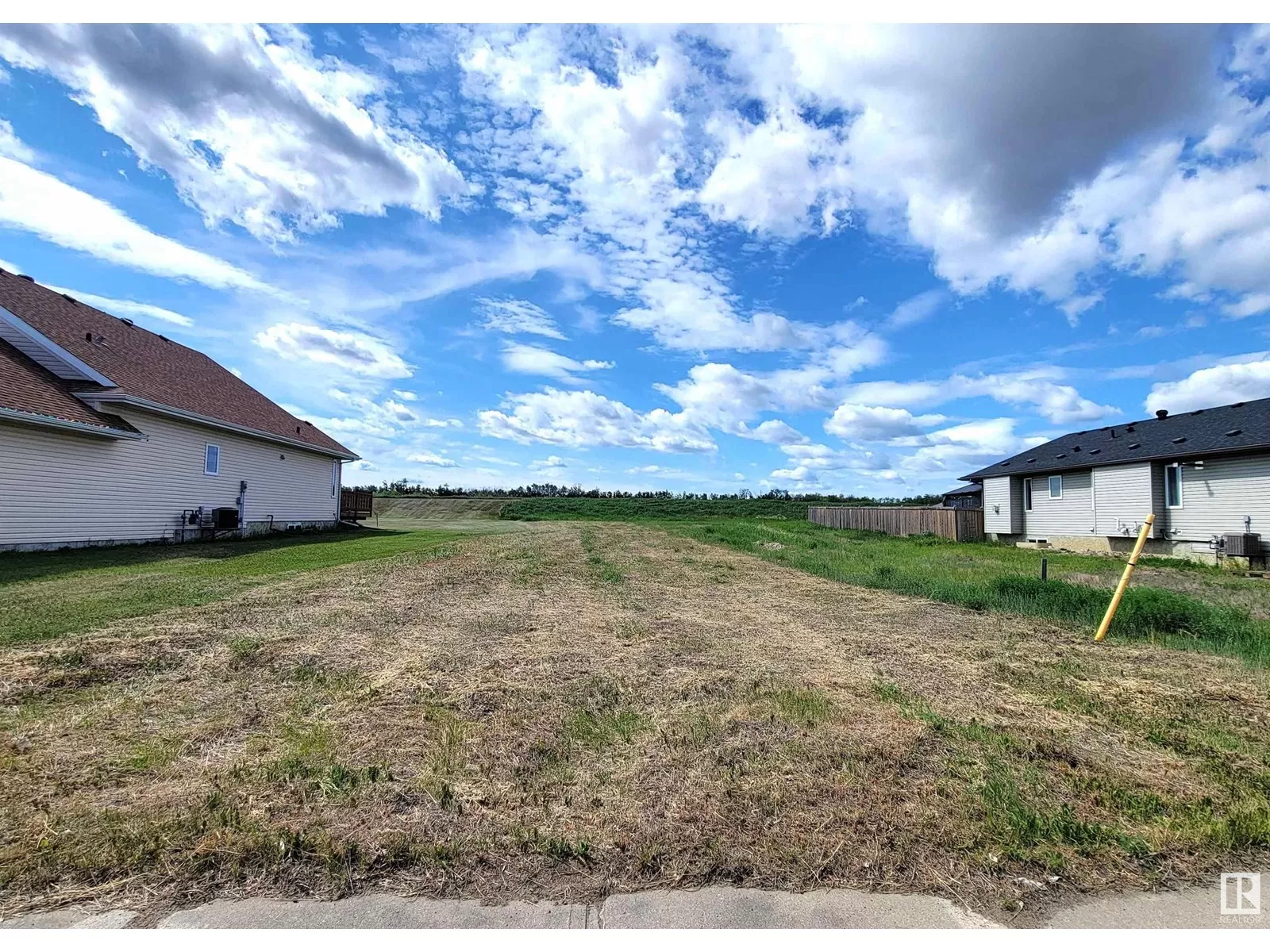 No Building for rent: 5505 48 Av, Bruderheim, Alberta T0B 0S0