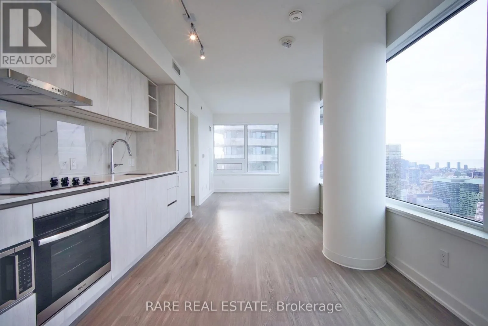 Apartment for rent: 5511 - 8 Wellesley Street W, Toronto, Ontario M4Y 0J5