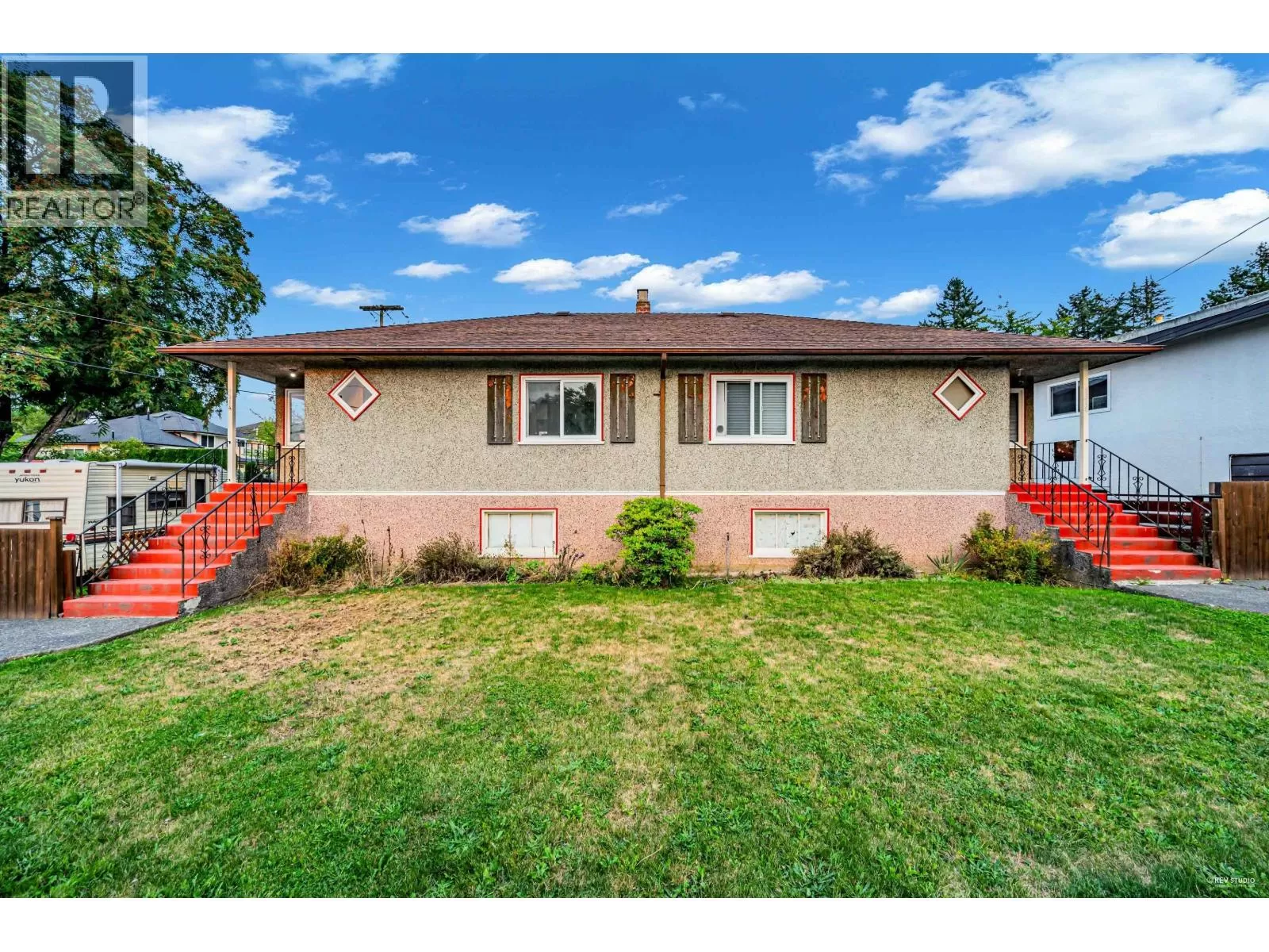 House for rent: 5514 Smith Avenue, Burnaby, British Columbia V5H 2K8