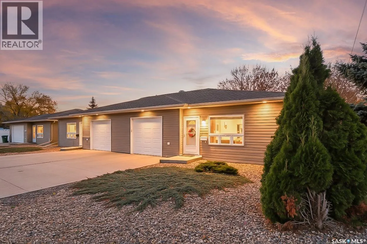 551b Caribou Street W, Moose Jaw, Saskatchewan S6H 2K4