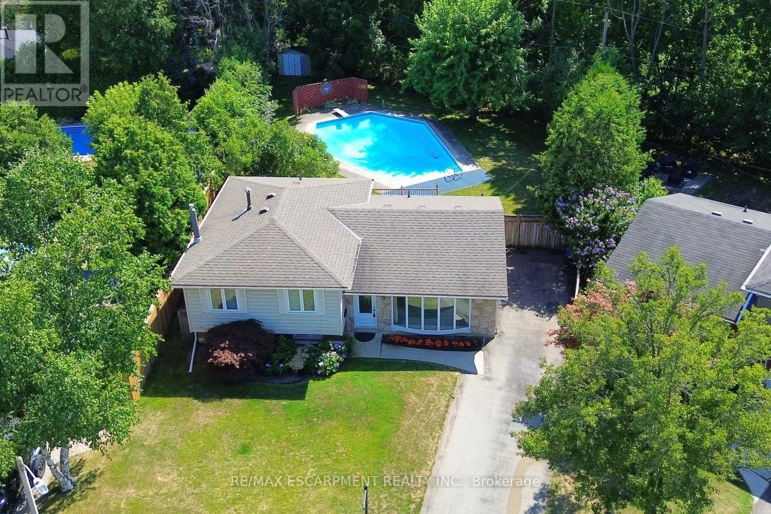 House for rent: 552 Hull Court, Burlington, Ontario L7N 3C9