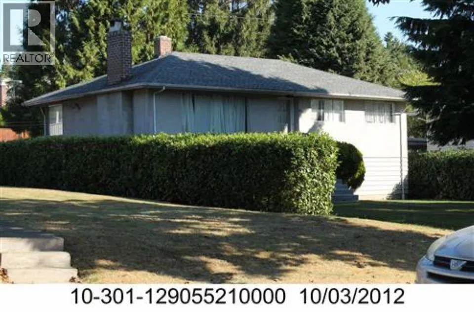 House for rent: 5521 Broadway Street, Burnaby, British Columbia V5B 2X8