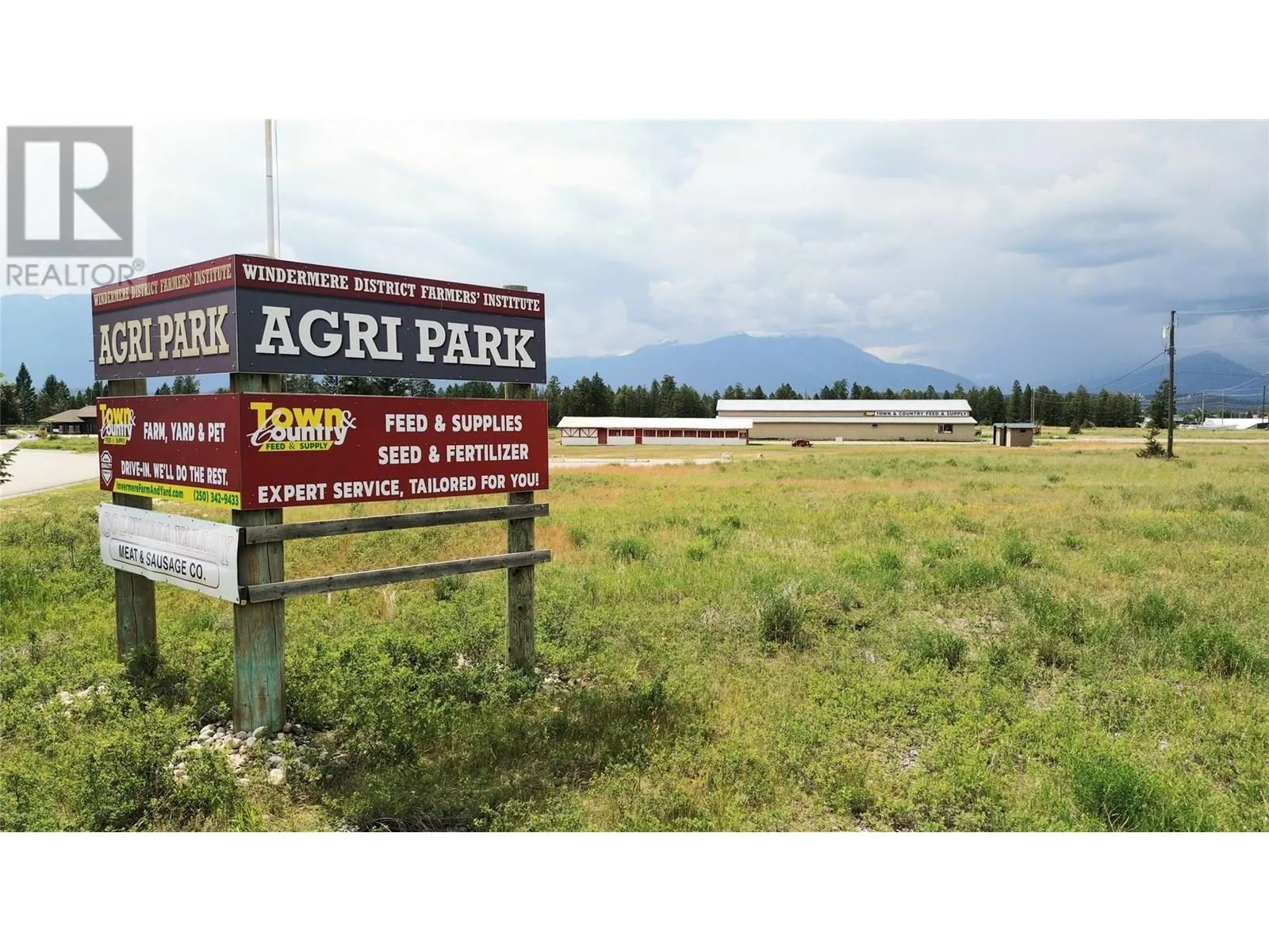 Other for rent: 553 Highway 93/95, Invermere, British Columbia V0A 1K3
