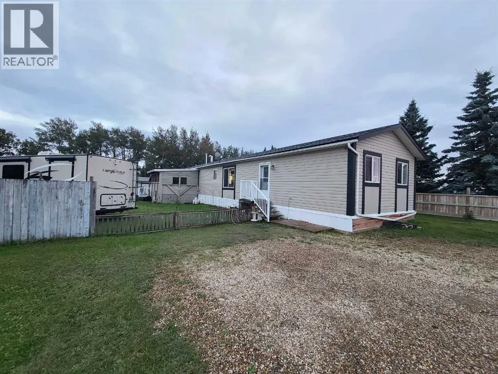 Manufactured Home for rent: 5533 And 5531 51 Street, Berwyn, Alberta T0H 0E0