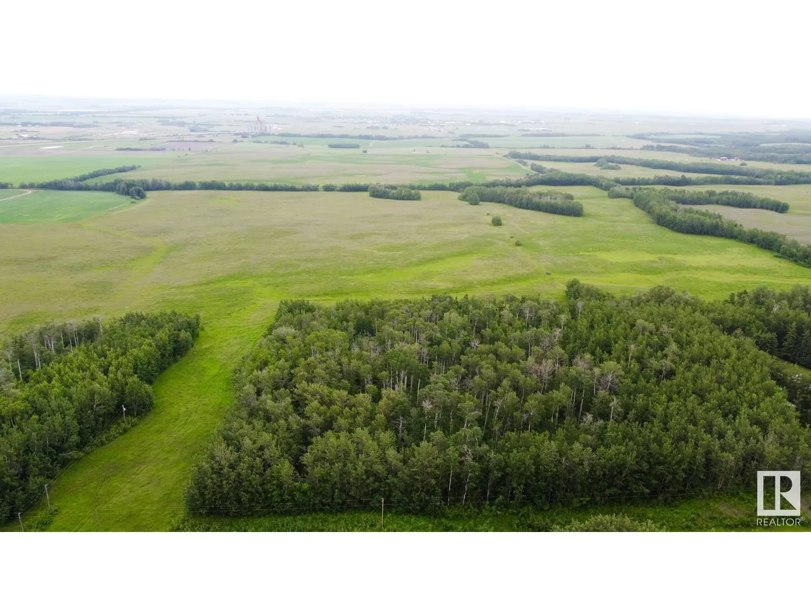 No Building for rent: 553xx Range Road 201, Rural Lamont County, Alberta T0B 2R0