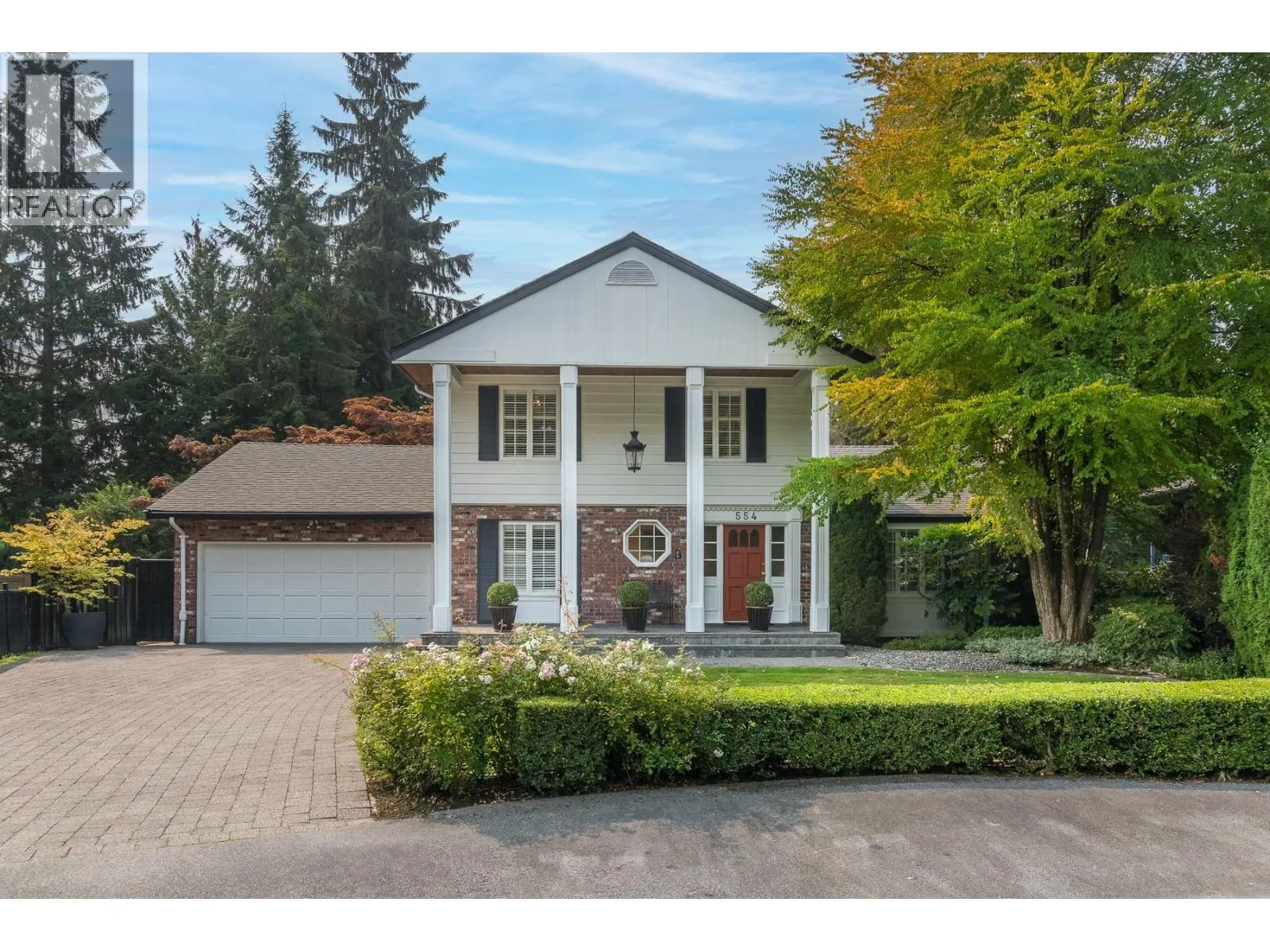 House for rent: 554 Newcroft Place, West Vancouver, British Columbia V7T 1W8