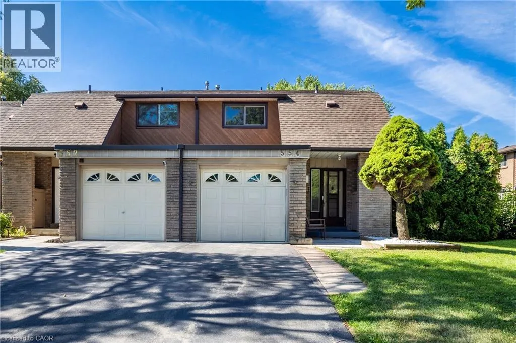 Row / Townhouse for rent: 554 Pinedale Avenue, Burlington, Ontario L7L 3W4