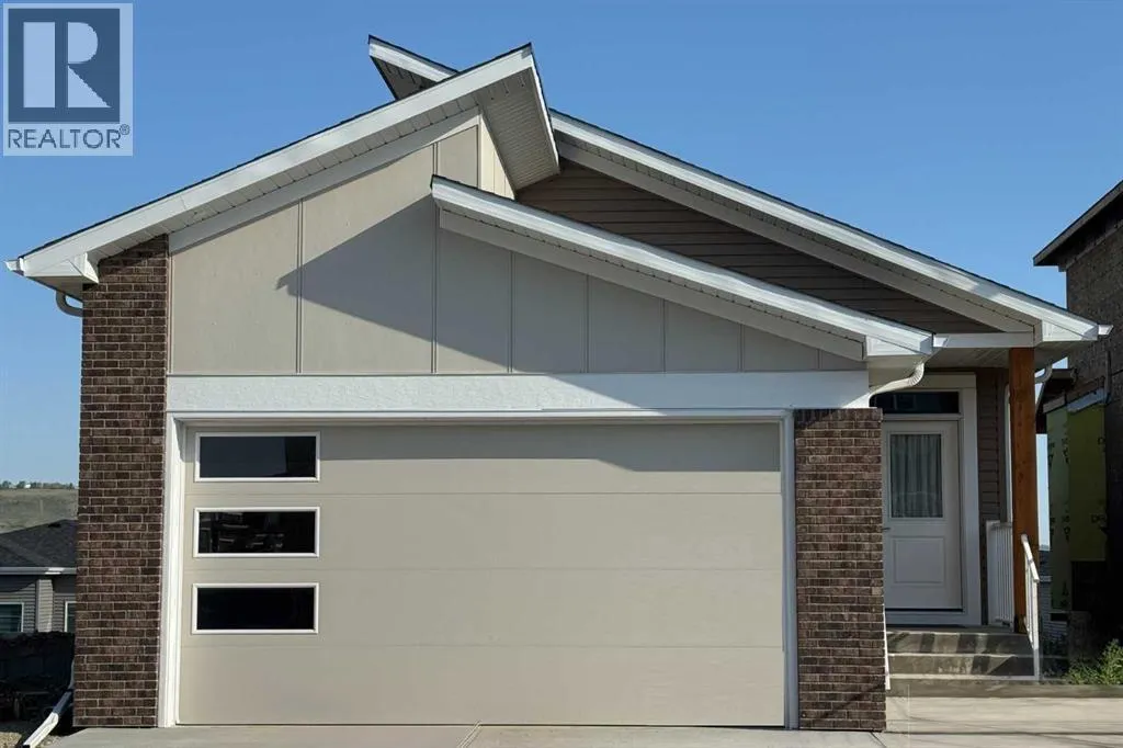 House for rent: 554 Rivercrest View, Cochrane, Alberta T4C 2W9