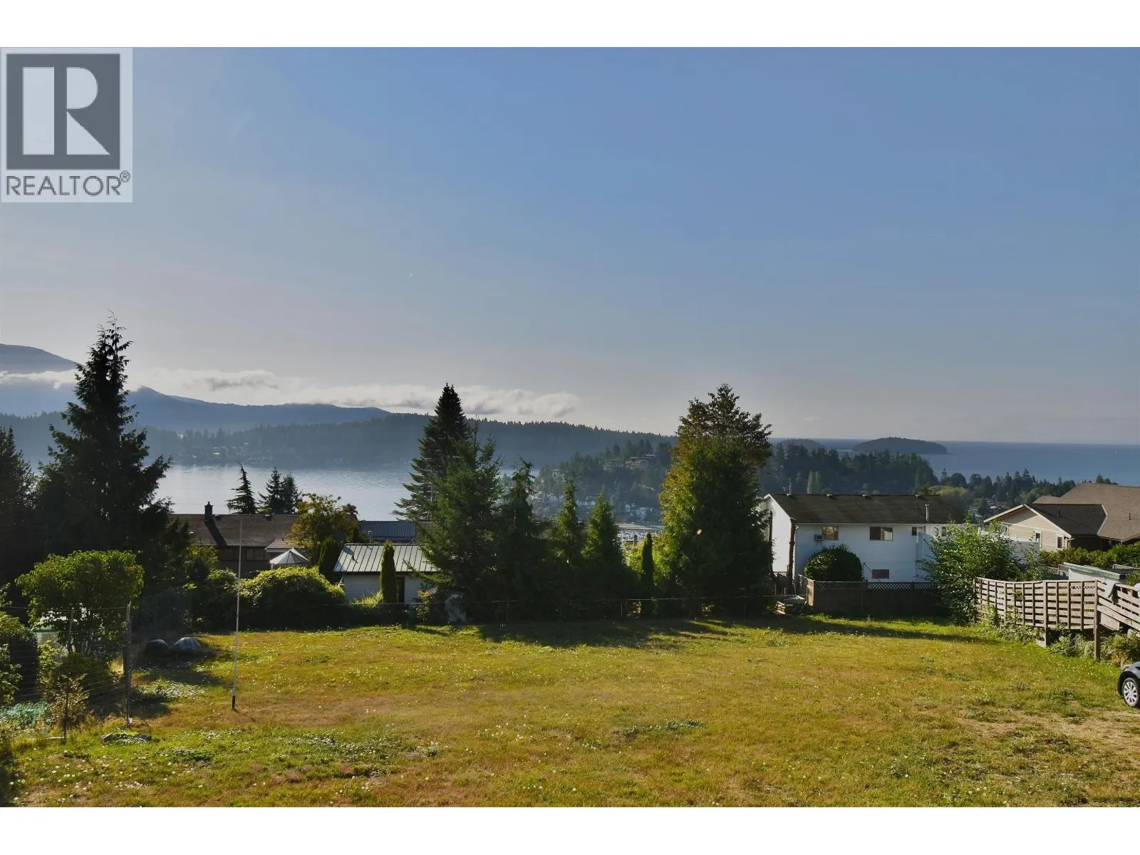 554 Wildwood Crescent, Gibsons, British Columbia V0N 1V9