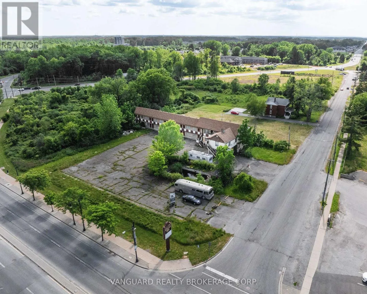 5544 Mcleod Road, Niagara Falls, Ontario L2G 2E3