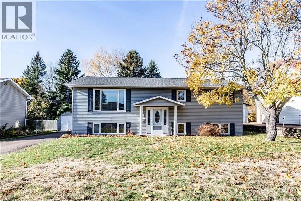 555 Breau, Dieppe, New Brunswick E1A 5N1