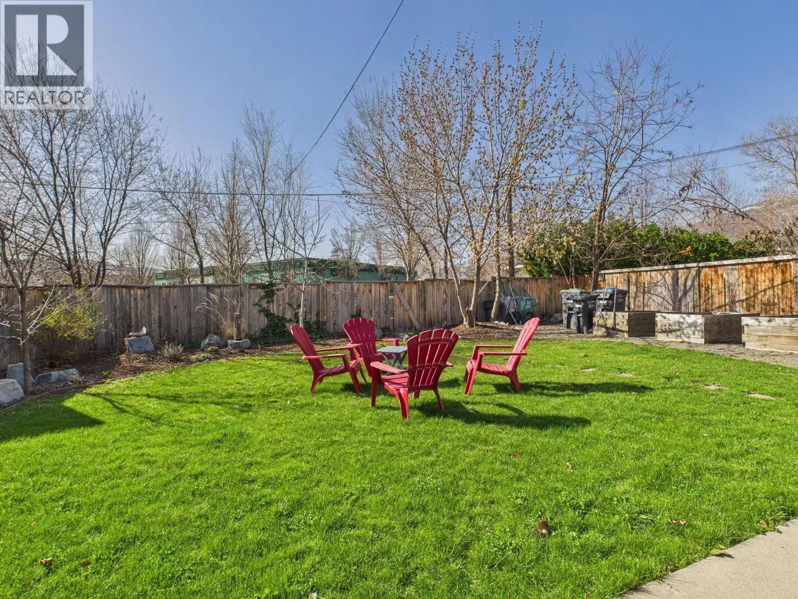 House for rent: 555 School Avenue, Oliver, British Columbia V0H 1T0