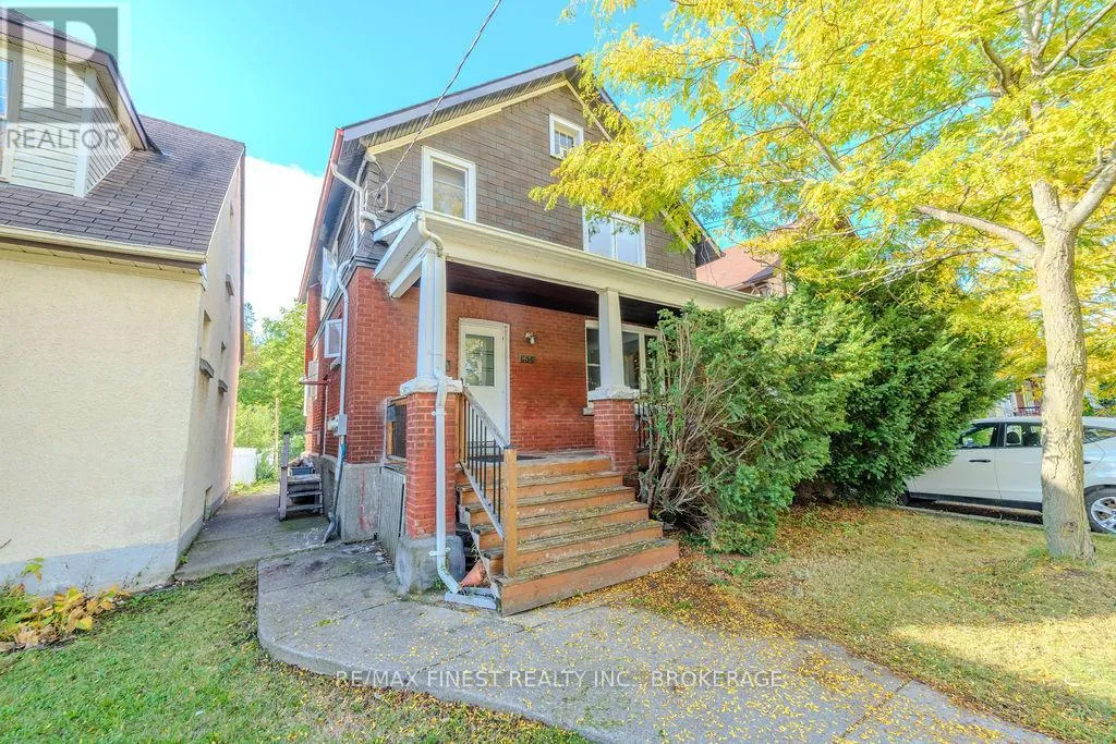 Duplex for rent: 556 Brock Street, Kingston, Ontario K7L 1V2