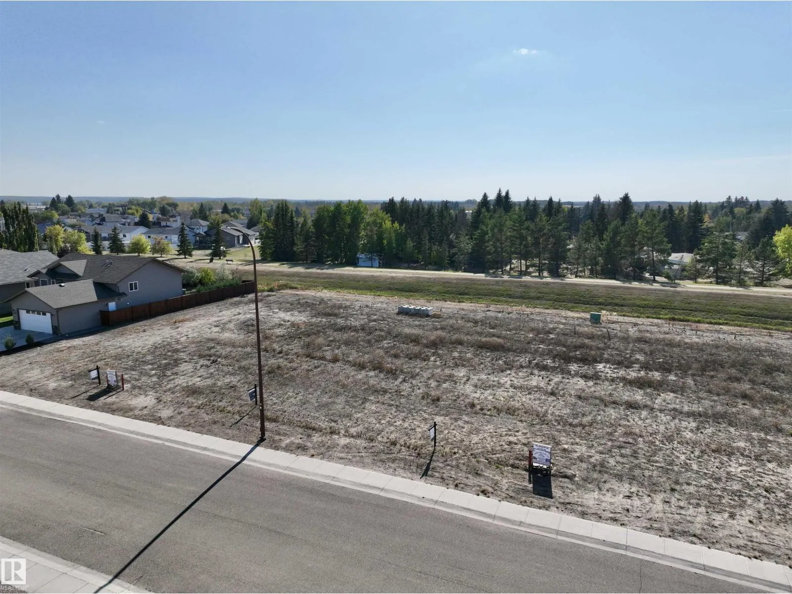 No Building for rent: 5561 55 Av, St. Paul Town, Alberta T0A 3A1