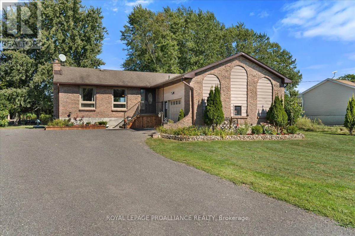 House for rent: 558 Aikins Road, Quinte West, Ontario K8N 4Z2