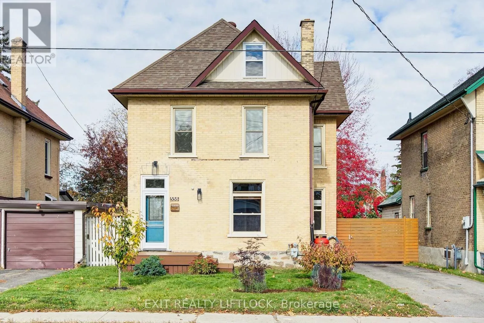 House for rent: 558 Chamberlain Street, Peterborough, Ontario K9J 4L5