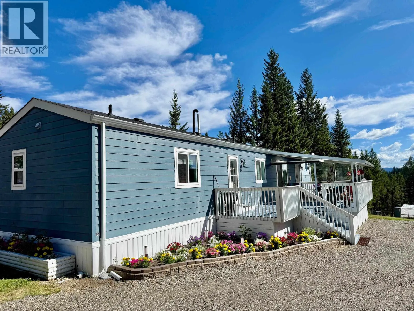 Manufactured Home/Mobile for rent: 5581 Birchwood Road, 100 Mile House, British Columbia V0K 2E0