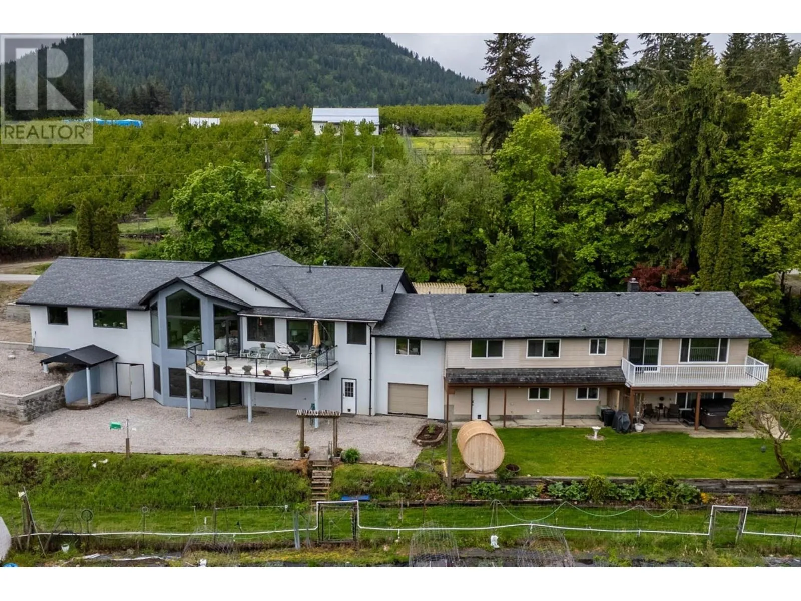 House for rent: 5585 Reid Road, Coldstream, British Columbia V1B 3E8