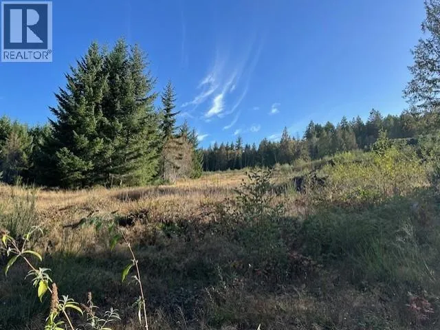 5586 Tanner Ave, Powell River, British Columbia