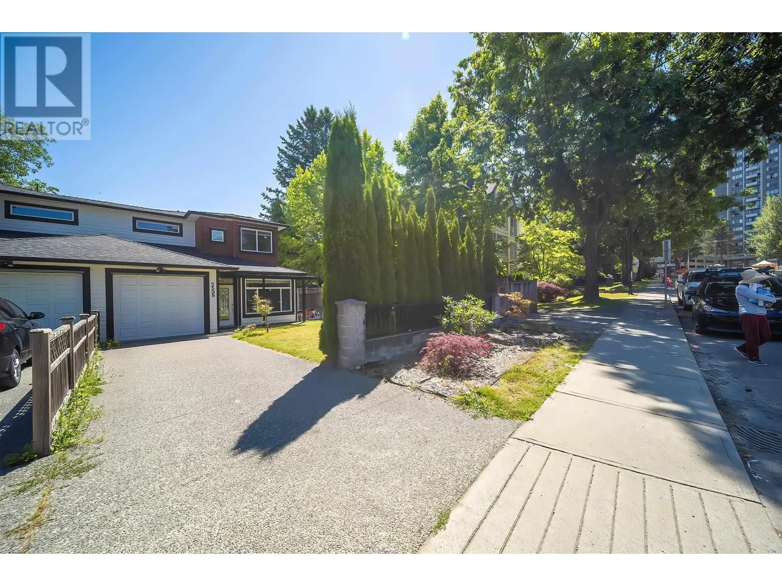 Duplex for rent: 5598 Halley Avenue, Burnaby, British Columbia V5H 2P8